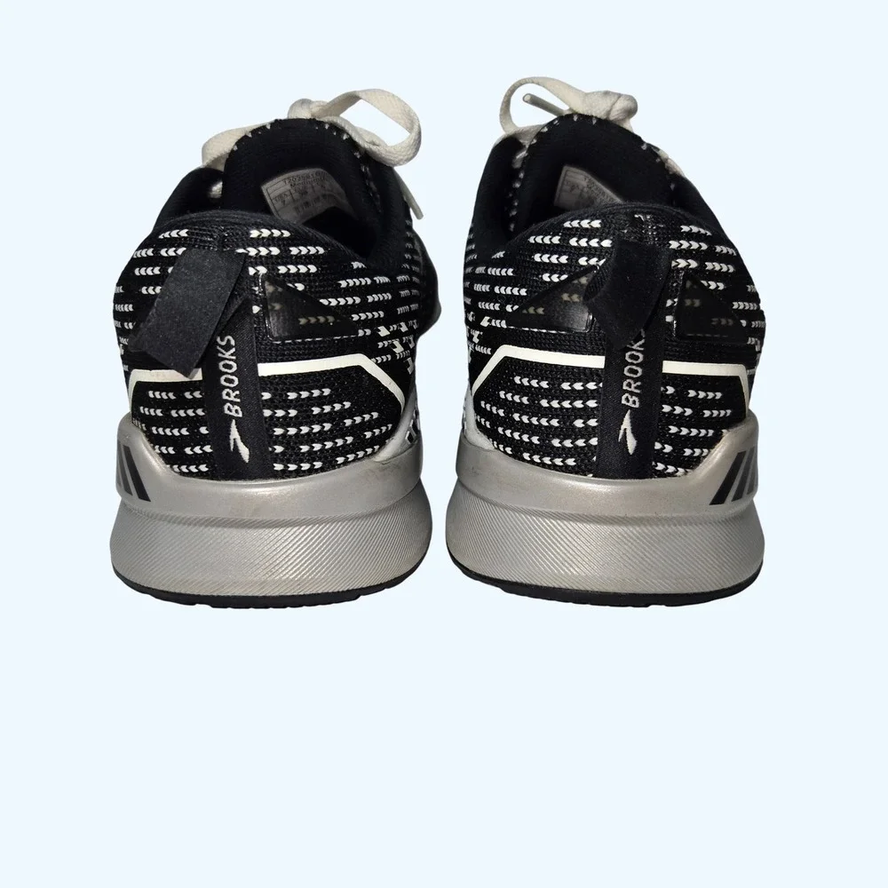 Brooks Levitate GTS 5 Womens Running Shoes Black White 1203581B090 Size 7